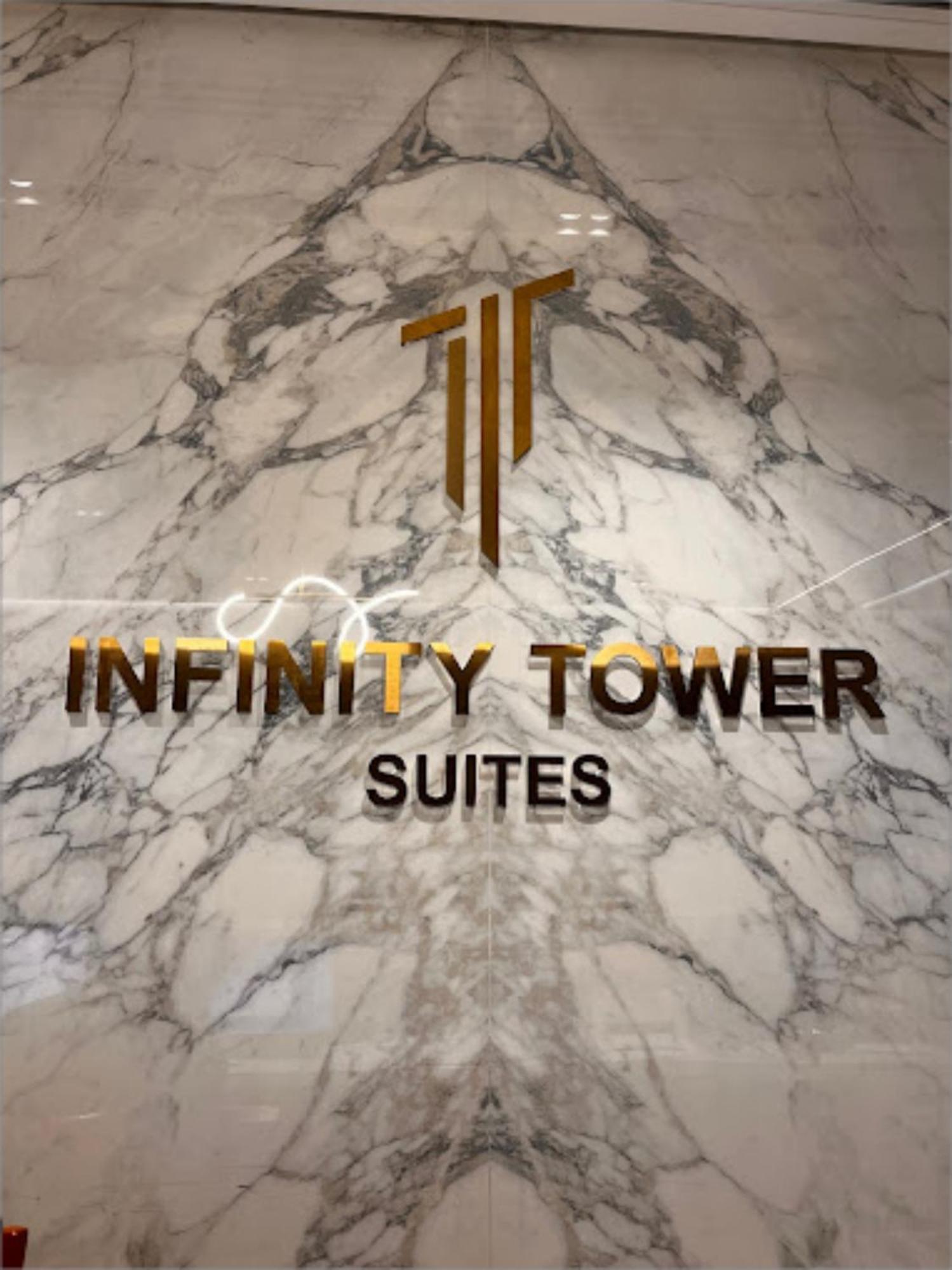 Infinity Tower Suites Adliya Манама Экстерьер фото